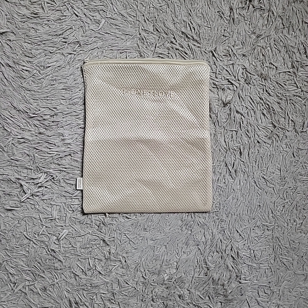 Honey Love Bra Bag Wash Laundry Delicates Intimates Pouch Honeylove ✨️💫
